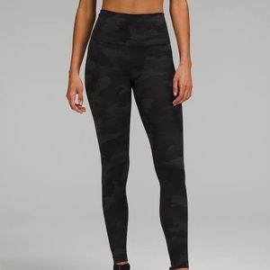 LOOKING FOR LULULEMON